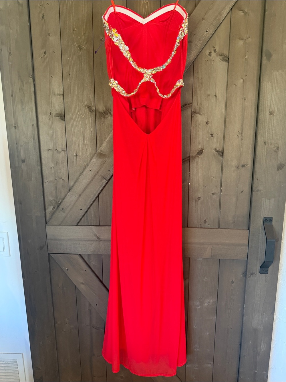 Authentic La Femme Red Strapless Gown with Sweatheart Neckline and Crossed Back - Picture 12 of 13